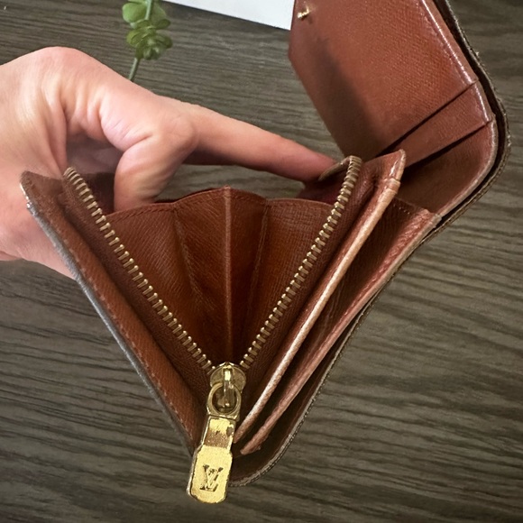 Louis Vuitton Tresor Trifold Monogram Wallet - Picture 10 of 13